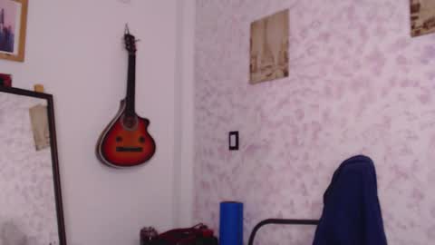 Snapshot of wake_and_bakee chatting on 09-18-25, 01:18 John online show from 09-18-25, 01:18