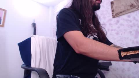 Snapshot of wake_and_bakee chatting on 11-10-25, 07:13 John online show from 11-10-25, 07:13