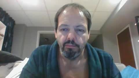 walker033 online show from 12-04-25, 04:55