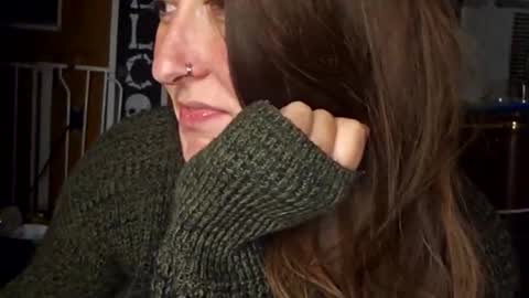 Snapshot of walnut4u chatting on 11-05-25, 08:14 Walnut4u online show from 11-05-25, 08:14