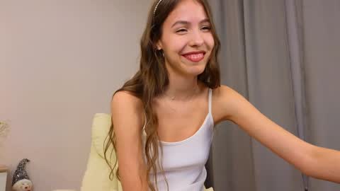 Snapshot of wanda_robinson chatting on 12-26-24, 07:16 Wendy. Hello Honeys Ill see you 2nd 5th 7th this week love you3 online show from 12-26-24, 07:16