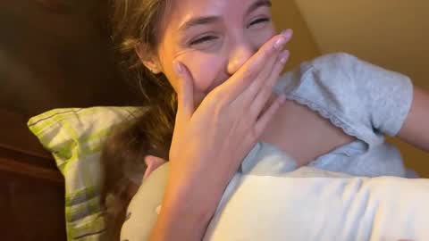 Snapshot of wanda_robinson chatting on 09-12-25, 02:00 Wendy. Hello Honeys Ill see you 2nd 5th 7th this week love you3 online show from 09-12-25, 02:00