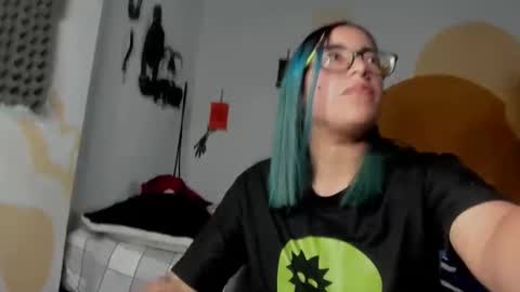 Snapshot of waningrosee chatting on 12-20-24, 04:14 Waningrose Lu online show from 12-20-24, 04:14