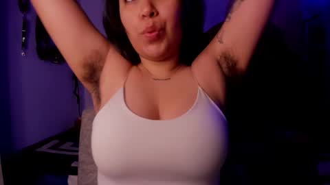 Snapshot of waningrosee chatting on 01-20-25, 12:07 Waningrose Lu online show from 01-20-25, 12:07