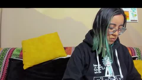 Snapshot of waningrosee chatting on 10-12-25, 11:04 Waningrose Lu online show from 10-12-25, 11:04