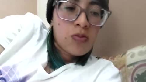 Snapshot of waningrosee chatting on 10-19-25, 11:27 Waningrose Lu online show from 10-19-25, 11:27