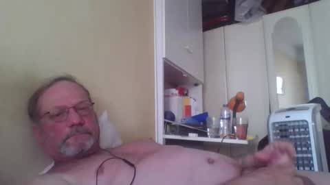 Snapshot of wanky357 chatting on 09-17-25, 12:51 Tibo Love online show from 09-17-25, 12:51