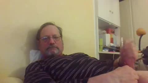 Tibo Love online show from 12-21-25, 01:02