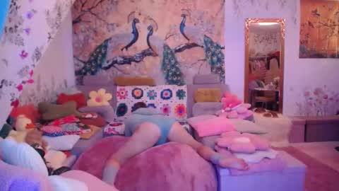 Snapshot of wannafeelitall chatting on 11-21-25, 08:29 Emilia inst online show from 11-21-25, 08:29