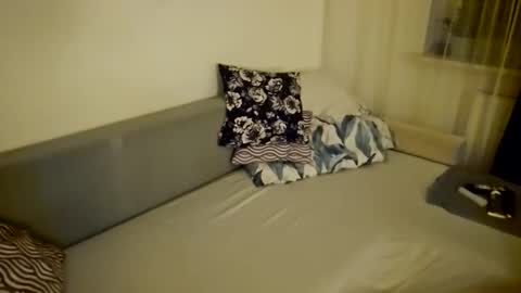 Snapshot of wants_us_more chatting on 11-23-25, 10:53 Crystall Couple online show from 11-23-25, 10:53