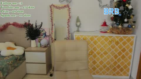 Snapshot of watermelon_sugar_ chatting on 12-20-24, 11:32 Tess Pls support me with Can we reach 155 my favorite number online show from 12-20-24, 11:32