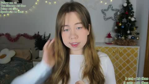 Snapshot of watermelon_sugar_ chatting on 12-28-24, 10:36 Tess Pls support me with Can we reach 155 my favorite number online show from 12-28-24, 10:36