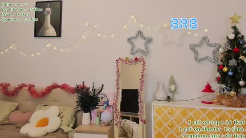 Snapshot of watermelon_sugar_ chatting on 01-11-25, 12:07 Tess Pls support me with Can we reach 155 my favorite number online show from 01-11-25, 12:07