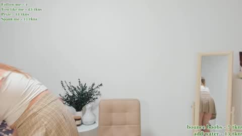 Snapshot of watermelon_sugar_ chatting on 03-04-25, 03:48 Tess Pls support me with Can we reach 155 my favorite number online show from 03-04-25, 03:48