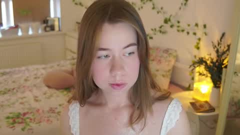 Snapshot of watermelon_sugar_ chatting on 11-01-25, 10:39 Tess Pls support me with Can we reach 155 my favorite number online show from 11-01-25, 10:39