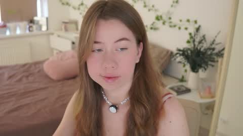 Snapshot of watermelon_sugar_ chatting on 11-22-25, 11:09 Tess Pls support me with Can we reach 155 my favorite number online show from 11-22-25, 11:09