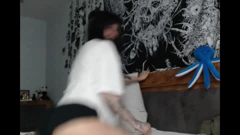 Snapshot of wavy_nights chatting on 06-05-26, 05:07 Mina online show from 06-05-26, 05:07
