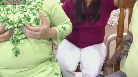 Snapshot of we_are_indian chatting on 09-13-25, 05:29 khushiwife kabirhubby kavyasexy gf online show from 09-13-25, 05:29