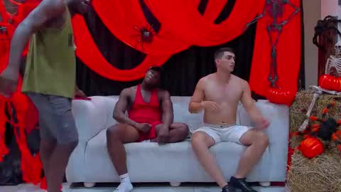 Jhonny Dick  his neighbors. online show from 10-27-25, 07:18