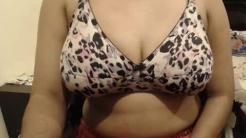 mina online show from 02-11-26, 09:58