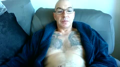 wechatistrokeurub online show from 10-17-25, 09:12
