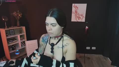 Wednesday   Please help me to reach 111 thumbs up online show from 01-05-25, 09:14