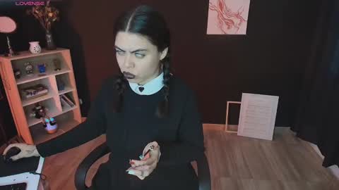 Wednesday   Please help me to reach 111 thumbs up online show from 03-02-25, 09:11