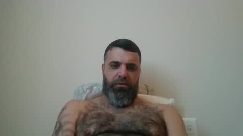 Snapshot of weezy210 chatting on 11-01-25, 03:25 Weezy online show from 11-01-25, 03:25