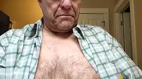 Snapshot of welderod chatting on 06-21-26, 08:11 welderod online show from 06-21-26, 08:11