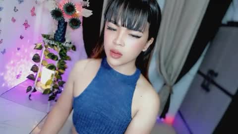 Hi Im LOVIE Please dont forget to follow and thumbs up me online show from 04-17-26, 02:25