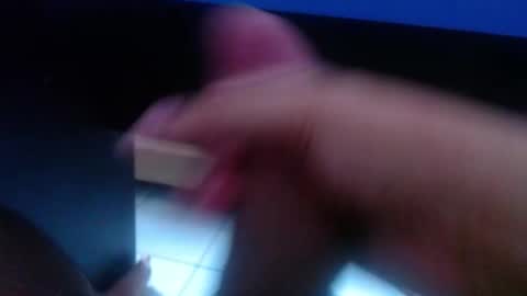 Snapshot of wellingtont chatting on 12-22-25, 04:59 wellingtont online show from 12-22-25, 04:59