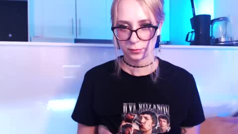 Snapshot of welliza chatting on 05-18-26, 04:07 Liza online show from 05-18-26, 04:07