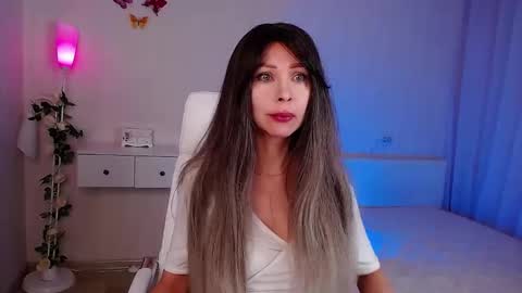 Wendi Foster online show from 11-17-25, 06:35