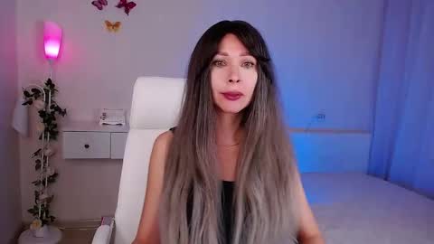 Wendi Foster online show from 11-20-25, 06:07