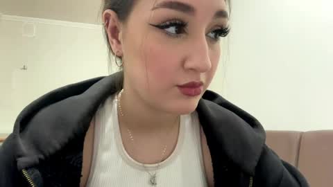 Snapshot of wendolynmusil chatting on 04-05-26, 04:15 Anna online show from 04-05-26, 04:15