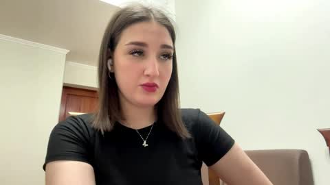 Snapshot of wendolynmusil chatting on 04-08-26, 04:29 Anna online show from 04-08-26, 04:29
