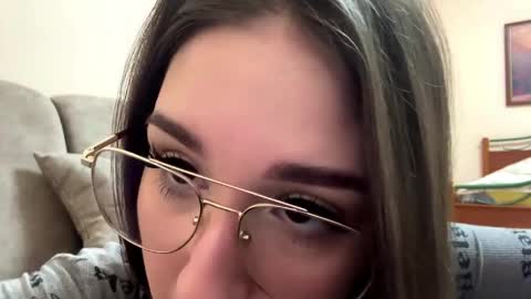 Snapshot of wendolynmusil chatting on 04-10-26, 04:23 Anna online show from 04-10-26, 04:23