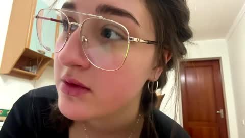 Snapshot of wendolynmusil chatting on 04-17-26, 04:32 Anna online show from 04-17-26, 04:32