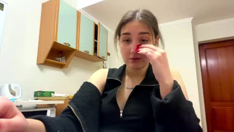 Snapshot of wendolynmusil chatting on 04-21-26, 04:12 Anna online show from 04-21-26, 04:12