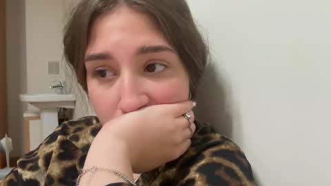 Snapshot of wendolynmusil chatting on 05-09-26, 05:18 Anna online show from 05-09-26, 05:18