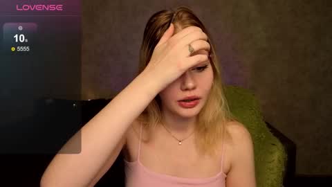 Snapshot of wendy_228 chatting on 10-13-25, 01:16 Wendy online show from 10-13-25, 01:16