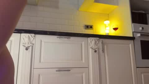 Daisy    online show from 01-05-25, 08:21