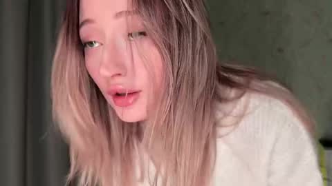 Daisy    online show from 09-11-25, 05:35