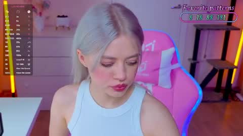 Snapshot of wendylovelylovew chatting on 05-31-26, 04:03 Wendy online show from 05-31-26, 04:03