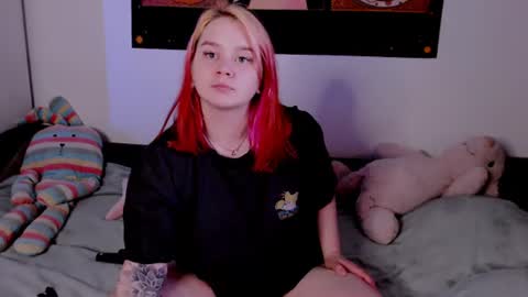Snapshot of wendyycandy chatting on 06-18-26, 03:27 wendyycandy online show from 06-18-26, 03:27