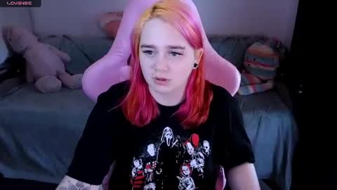 Snapshot of wendyycandy chatting on 07-15-26, 01:38 wendyycandy online show from 07-15-26, 01:38