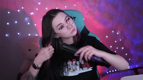 little girl who is always rightLisa online show from 12-21-24, 02:41