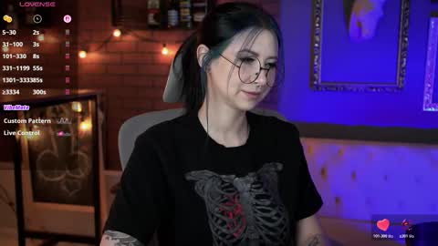 little girl who is always rightLisa online show from 11-29-25, 01:41