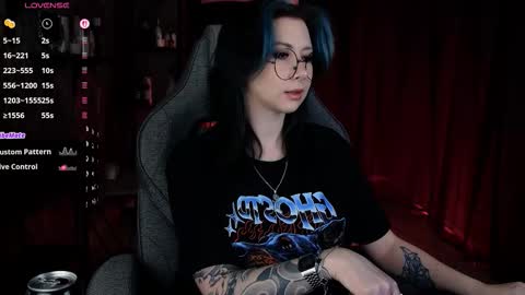 little girl who is always rightLisa online show from 03-05-26, 01:34