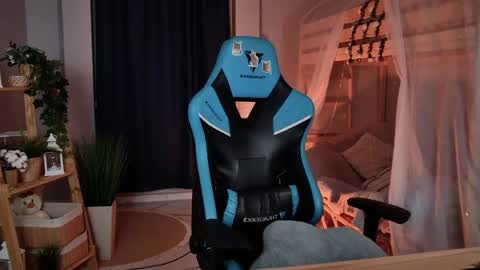 little girl who is always rightLisa online show from 04-02-26, 01:14